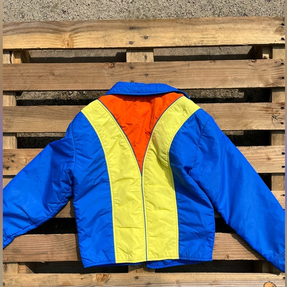Vintage women’s bomber jacket in retro color scheme. - Picture 6 of 7
